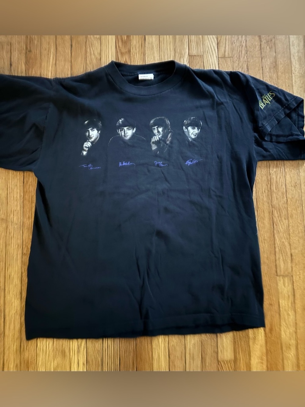 VINTAGE 1995 Apple Corps Limited Beatles T Shirt Distressed FACES/SIGNATURES LG